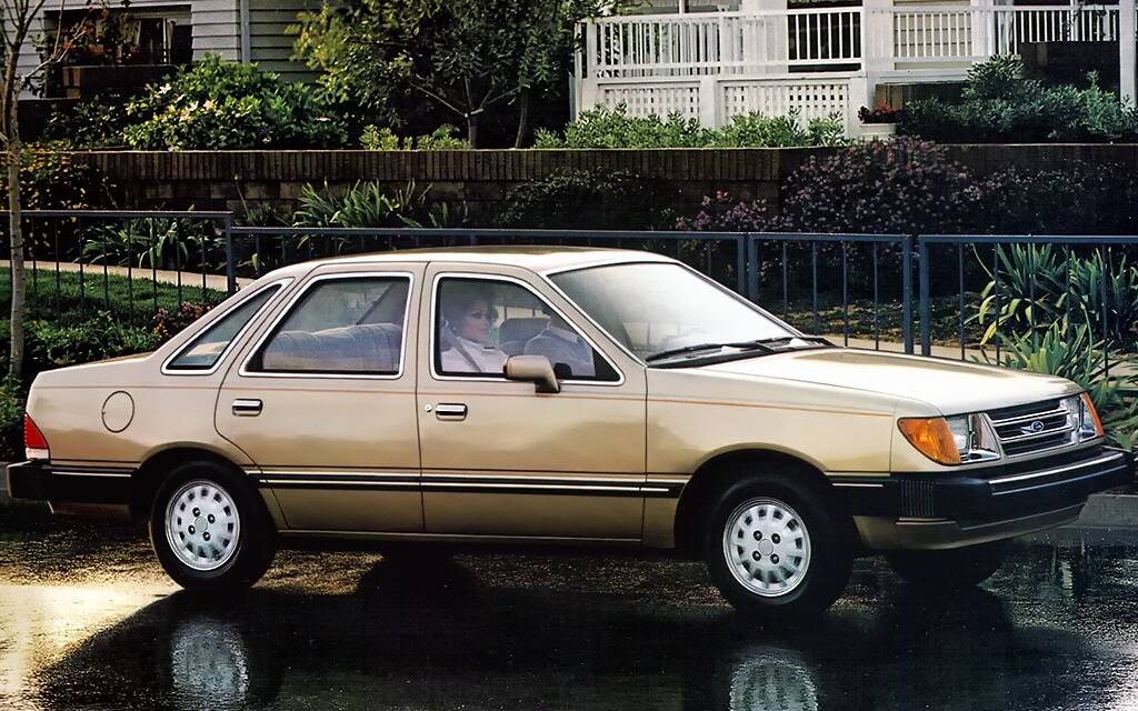 <p>Ford Tempo 1984</p>