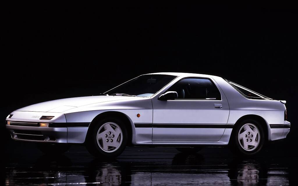 <p>Mazda RX-7&nbsp;1986</p>