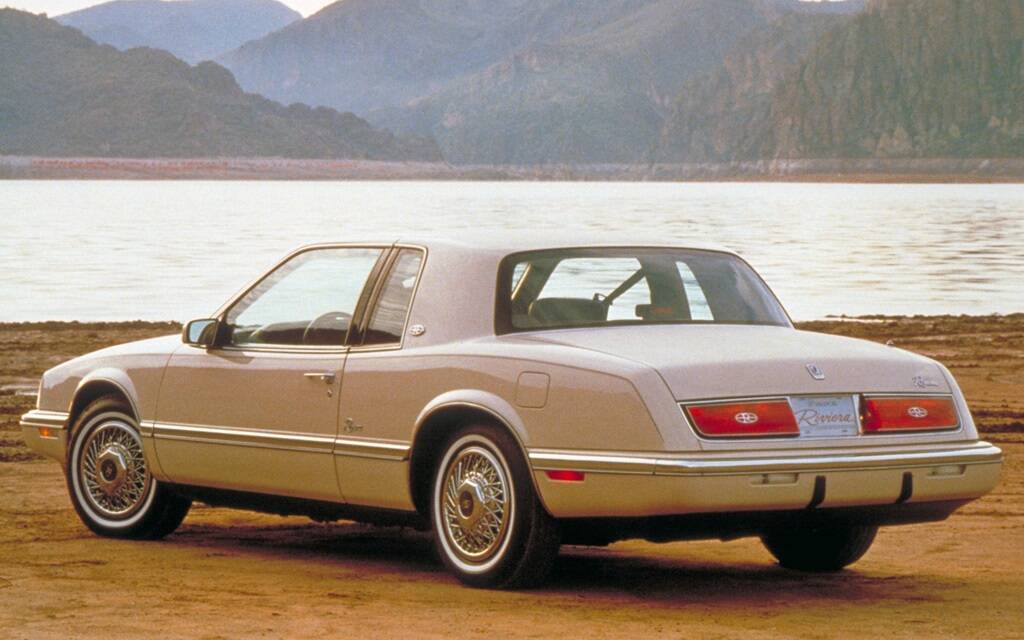 <p>Buick Riviera 1989</p>