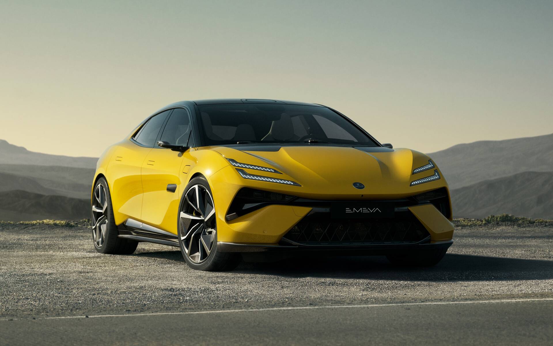 Lotus Emeya 2025 : une nouvelle GT à quatre portes 100 % électrique - Guide  Auto