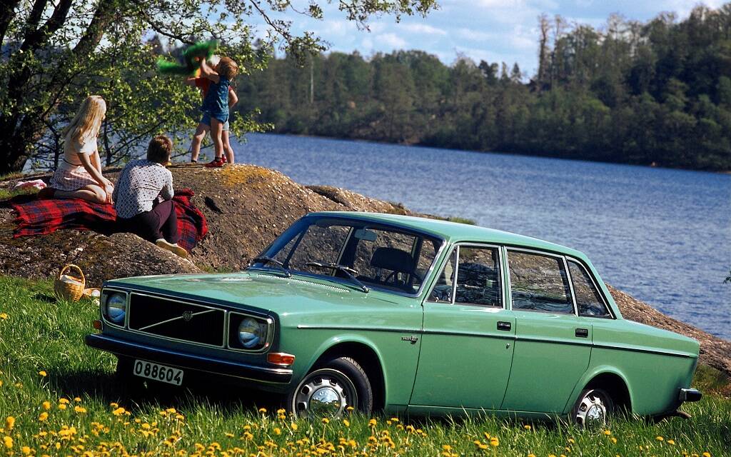 <p>Volvo 144&nbsp;1971</p>