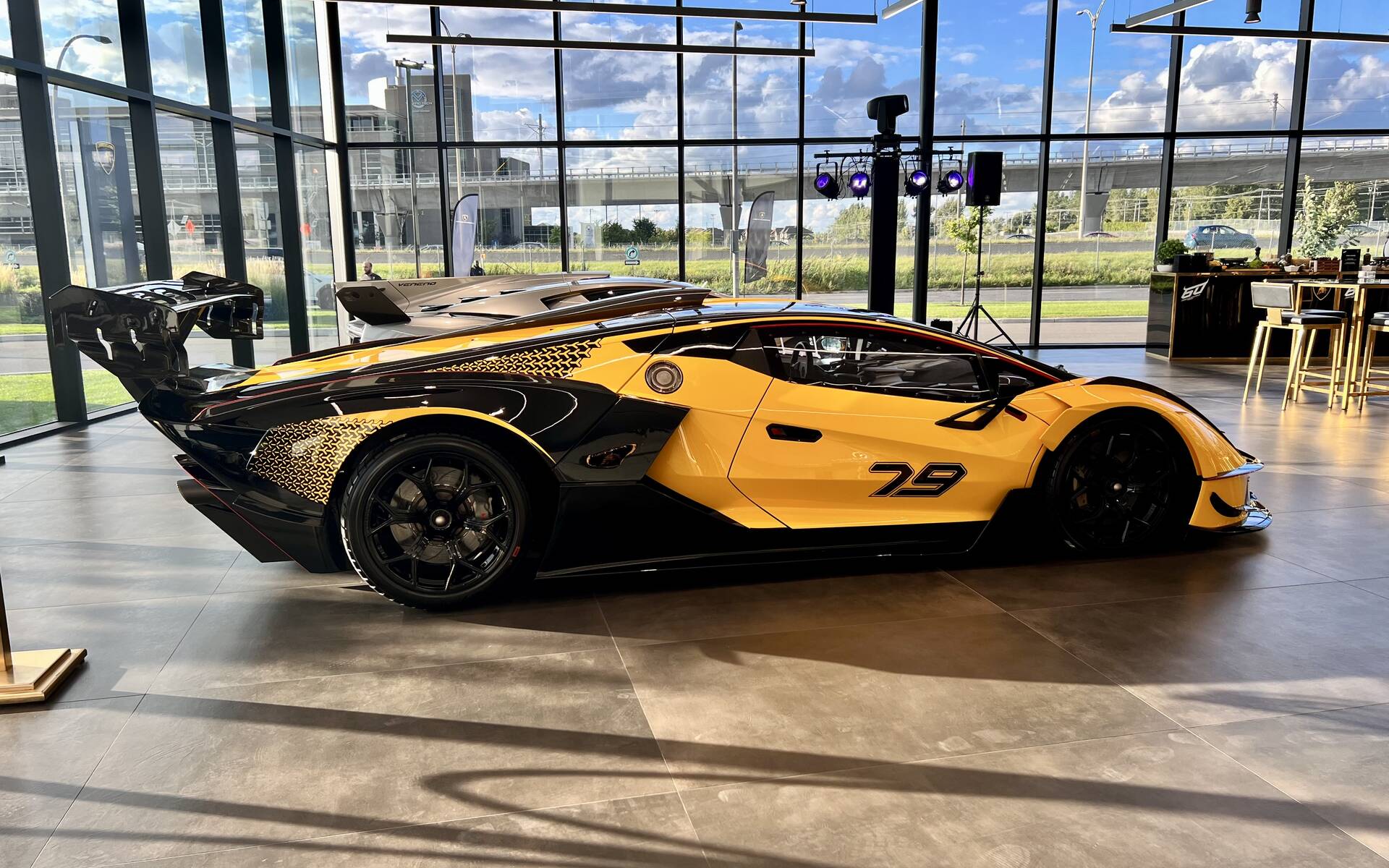 <p>Ouverture officielle de Lamborghini Montréal</p>