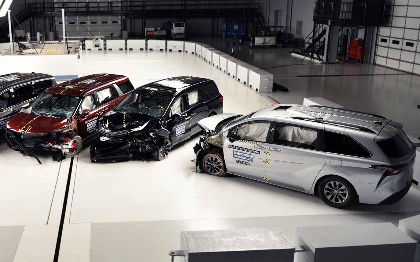 Chrysler pacifica hot sale iihs