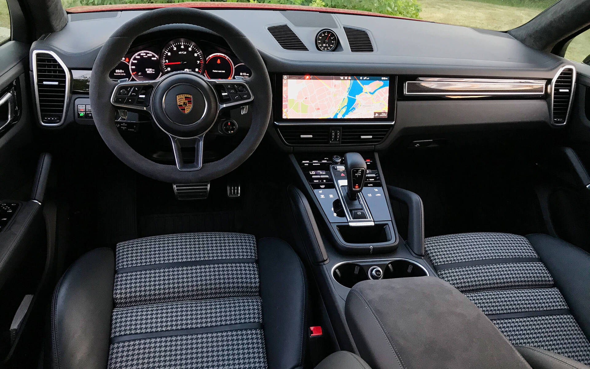 <p>Porsche Cayenne GTS</p>