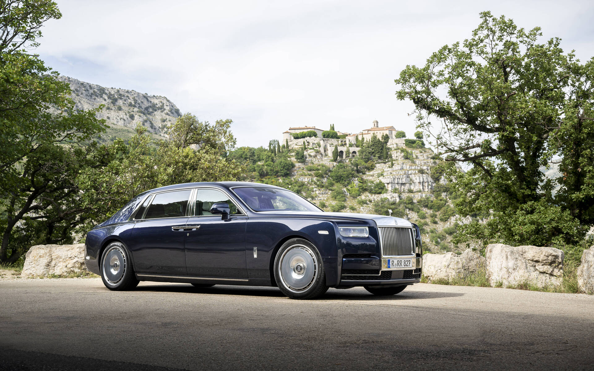 La Rolls Royce Phantom et son toit étoilé