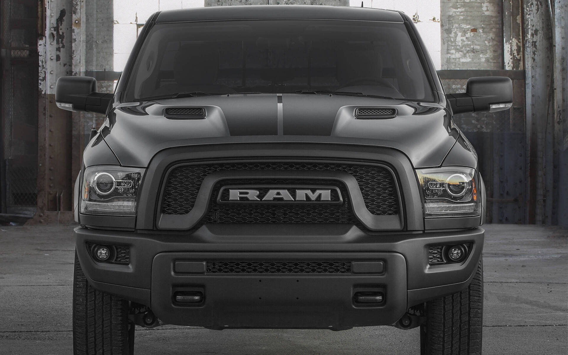 <p>Ram 1500 Classic Warlock</p>