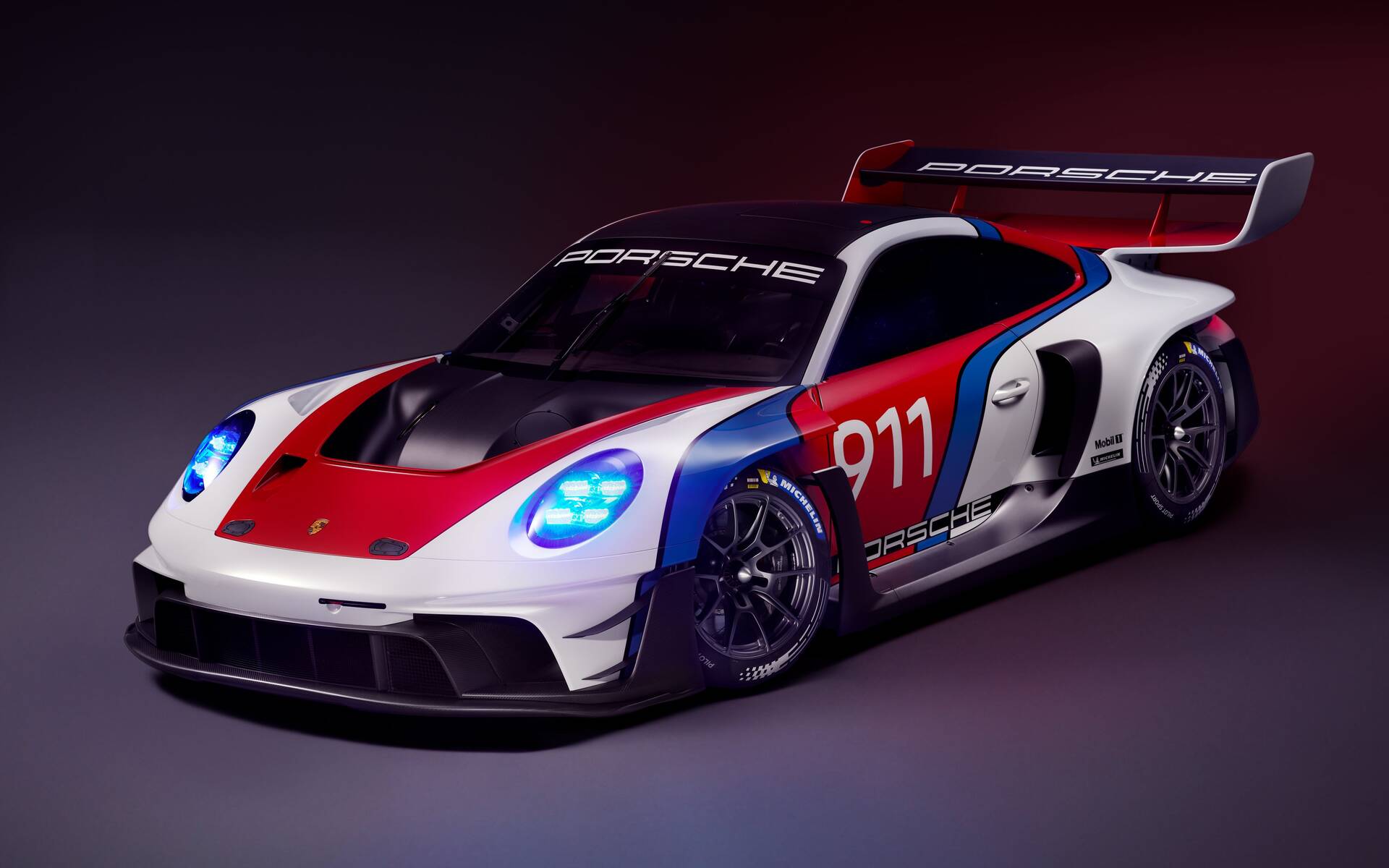 Porsche dévoile la 911 GT3 R rennsport de 1,4M $ à Laguna Seca