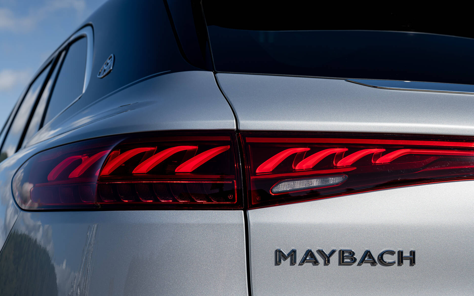 <p>Mercedes-Maybach 680 EQS SUV 2024</p>