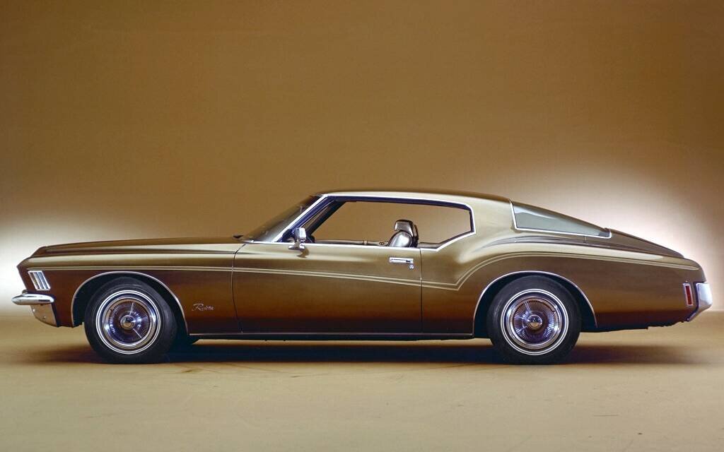 buick - Buick Riviera 1971-73 : polarisante ! 592460-buick-riviera-1971-73-polarisante