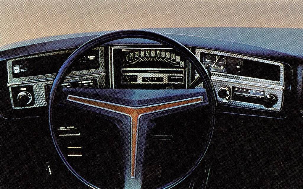 Buick Riviera 1971-73 : polarisante ! 592472-buick-riviera-1971-73-polarisante