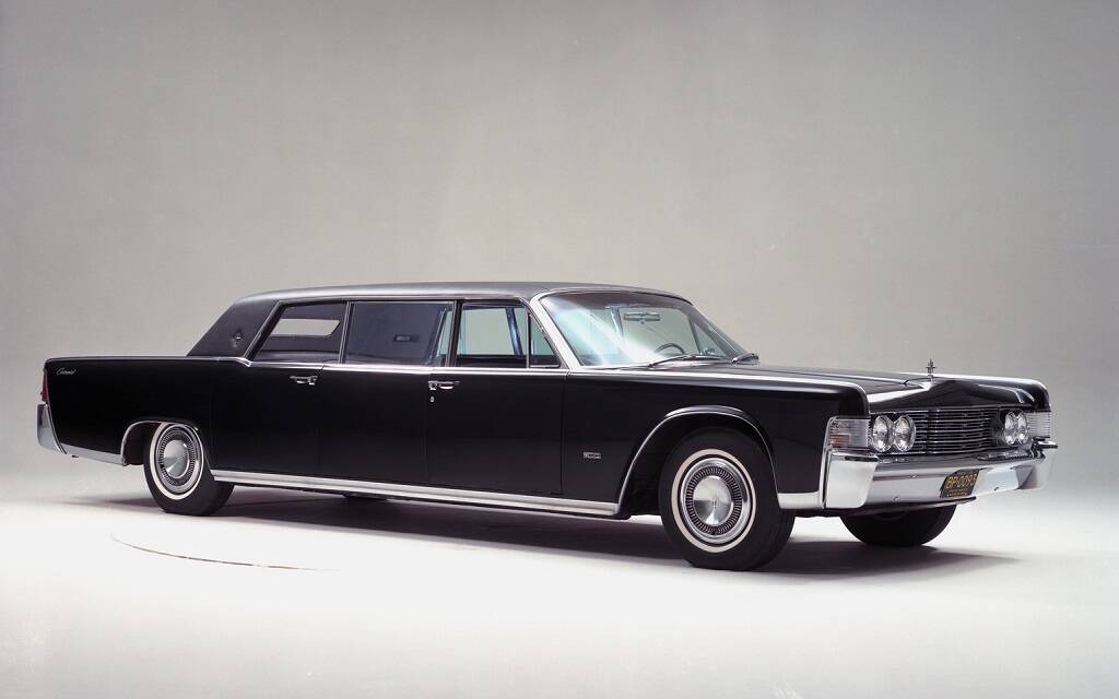 <p>Lincoln Continental limousine 1965</p>