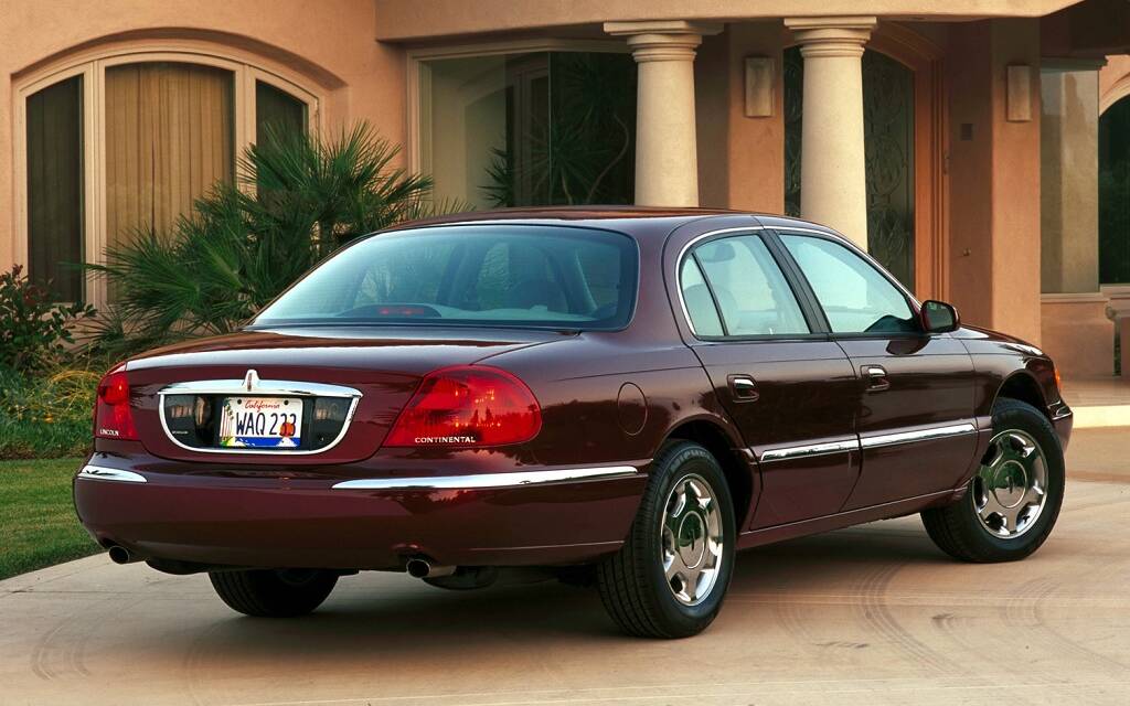 <p>Lincoln Continental 1998</p>