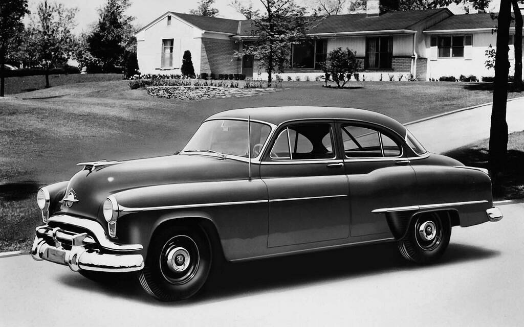 <p>Oldsmobile Super 88&nbsp;1952</p>