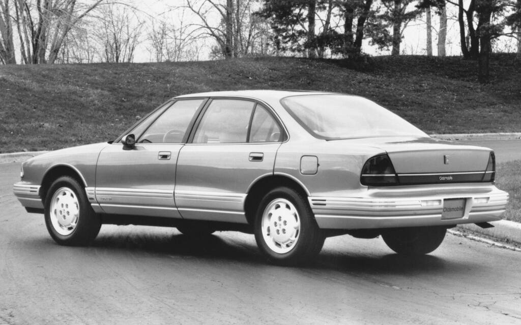 <p>Oldsmobile 88 LS 1992</p>