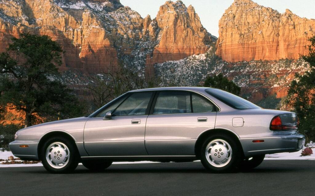 <p>Oldsmobile 88&nbsp;1997</p>