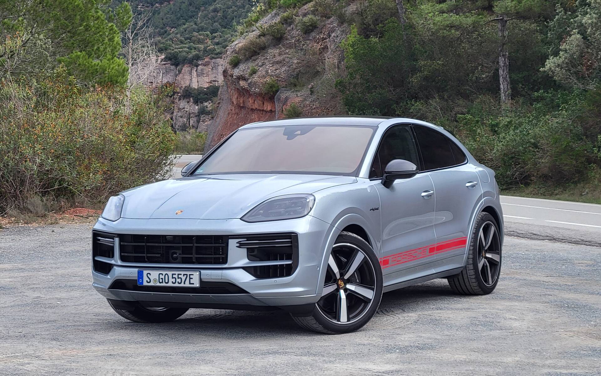 2024 Porsche Cayenne S E-Hybrid and Turbo E-Hybrid: Pairing Efficient  Utility With Performance - The Car Guide