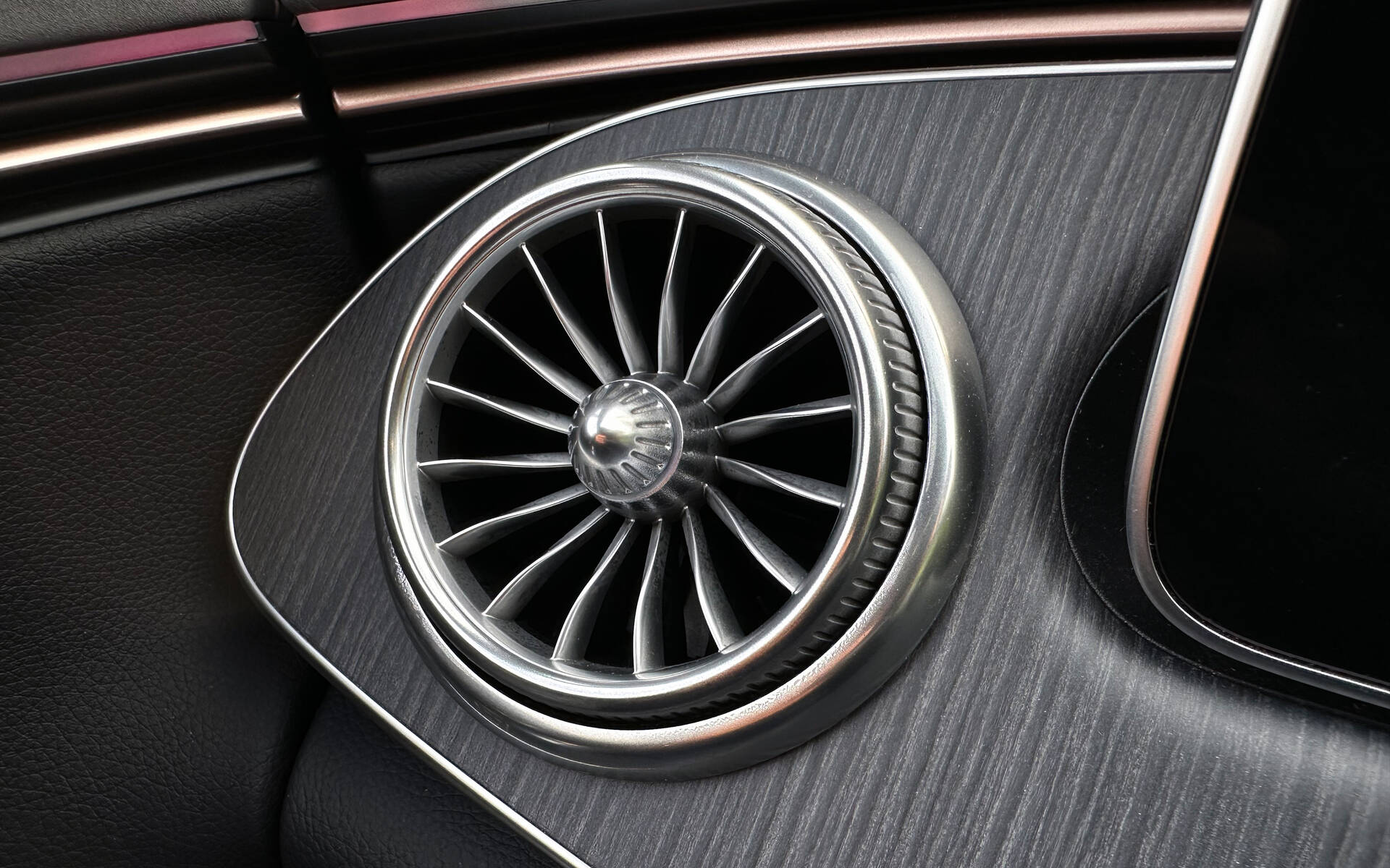 <p>Mercedes-Benz EQE 500&nbsp;4Matic 2023</p>