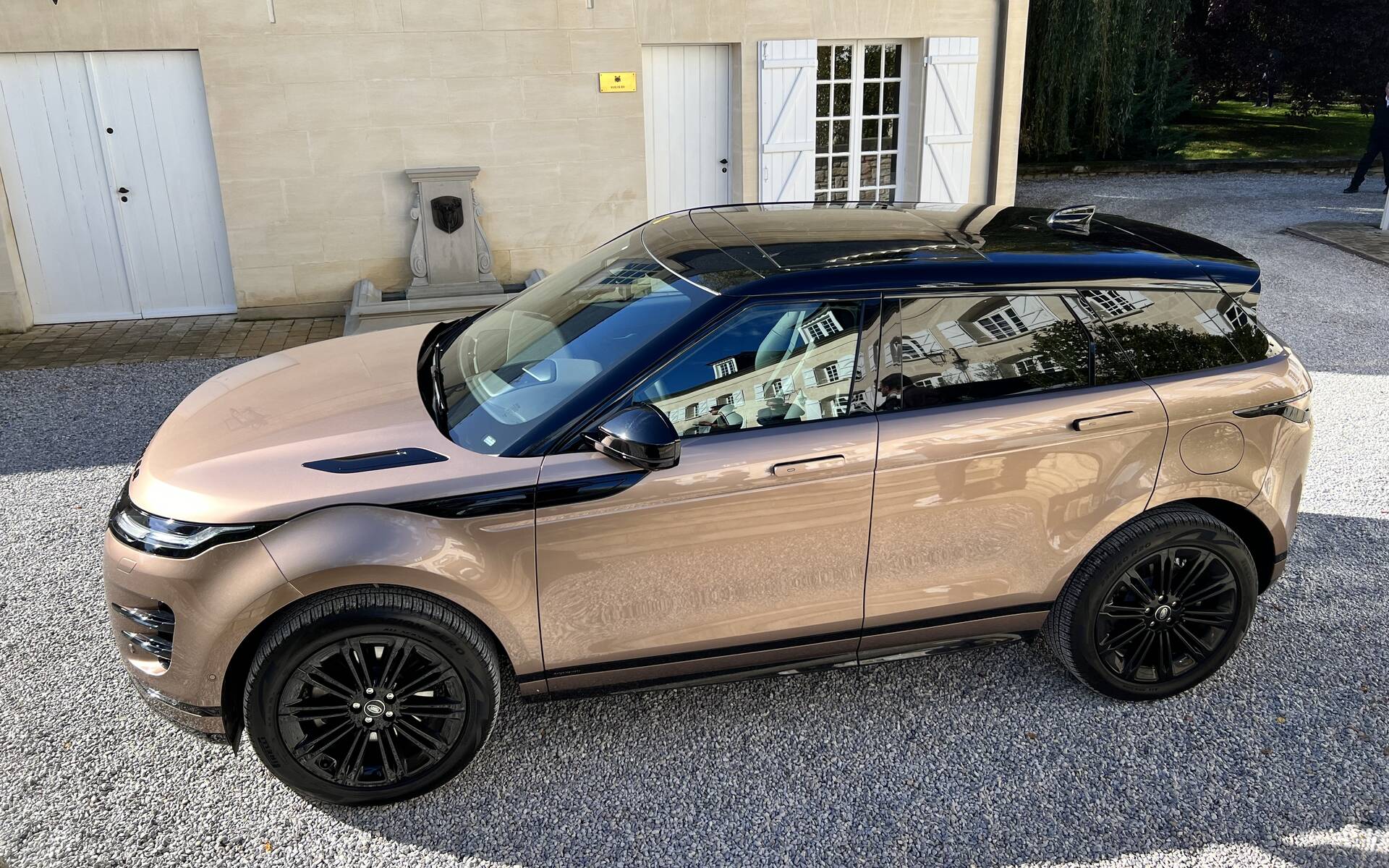 <p>JLR Range Rover Evoque 2024</p>