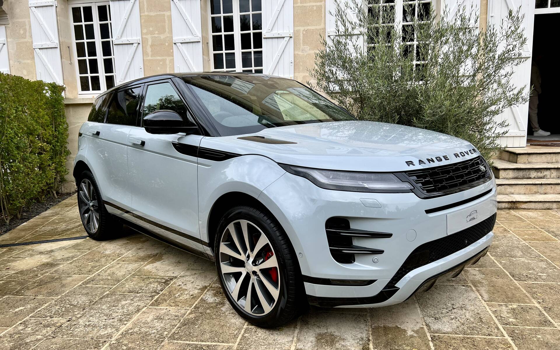 <p>JLR Range Rover Evoque 2024</p>