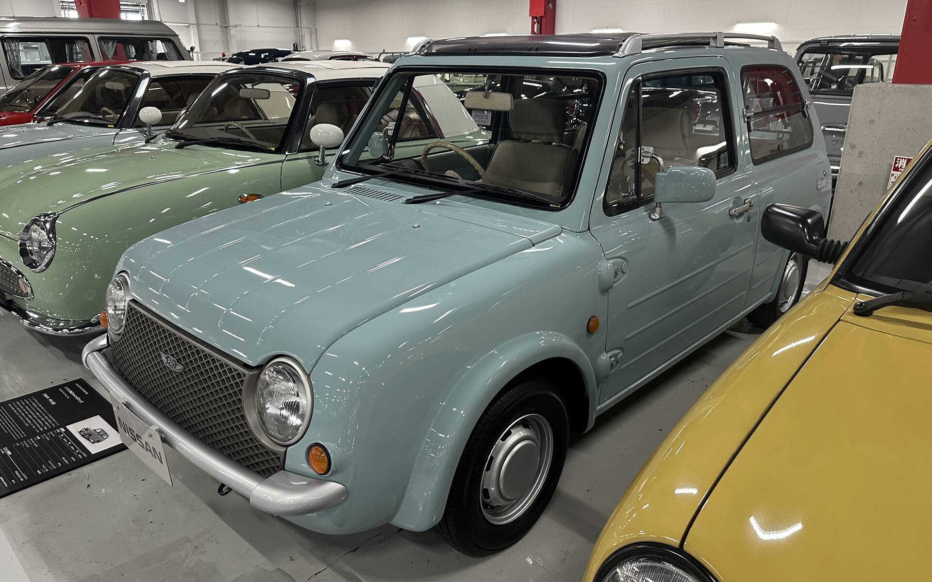 <p>Nissan Pao 1991.</p>