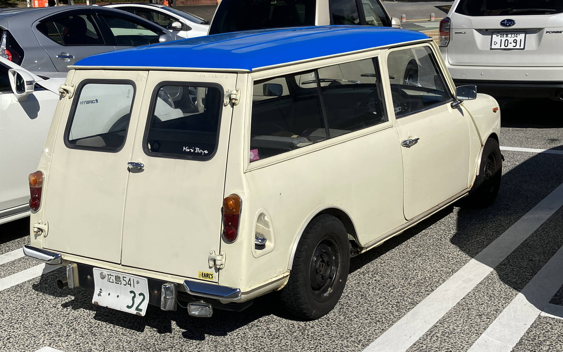 Dans les rues de Tokyo et Hiroshima : des trésors automobiles à la pelletée 595578-dans-les-rues-de-tokyo-et-d-hiroshima-des-tresors-automobiles-a-la-pelletee