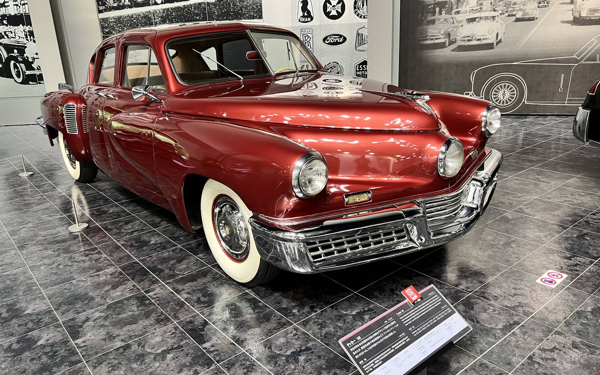 <p>Tucker 48&nbsp;1948 - Musée Toyota à Nagoya au Japon</p>