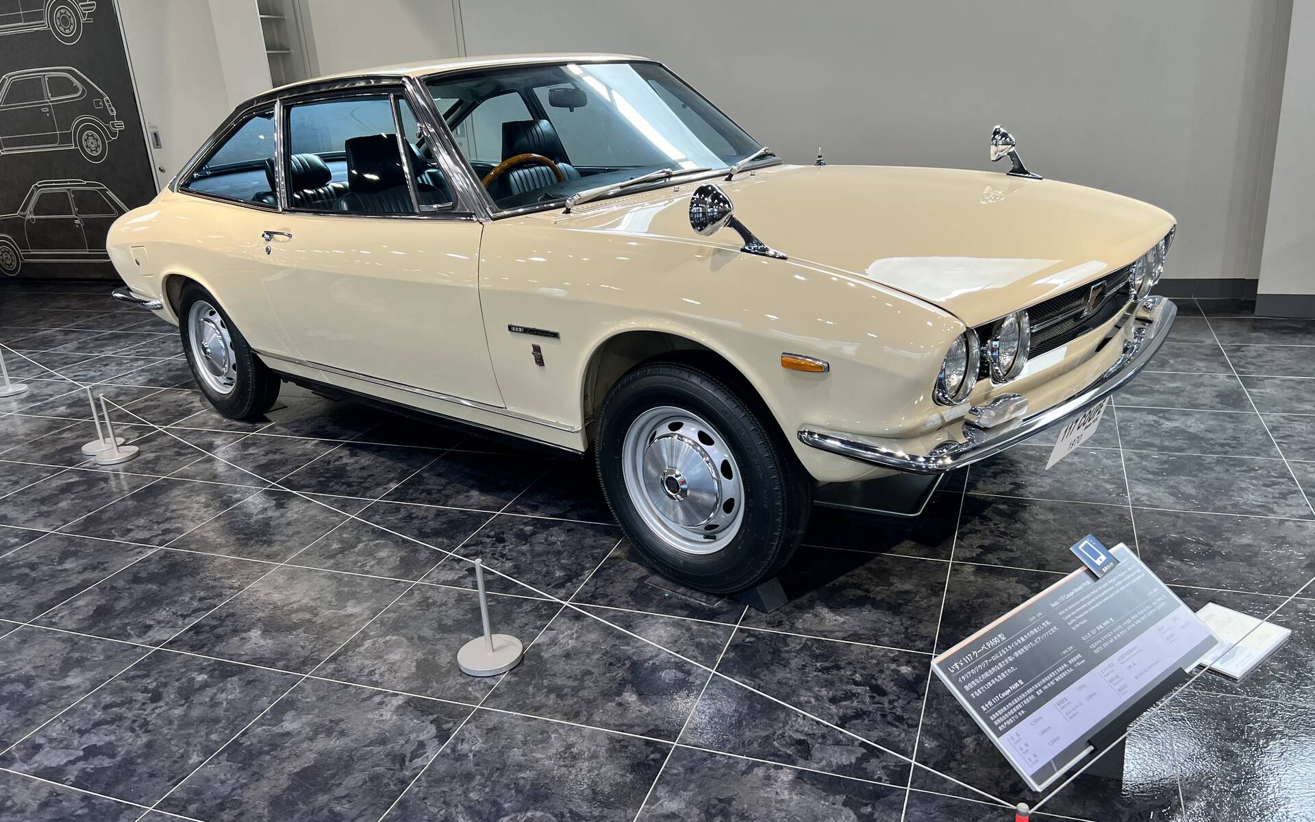<p>Isuzu 117 Coupe Model PA90 1970 - Musée Toyota à Nagoya au Japon</p>