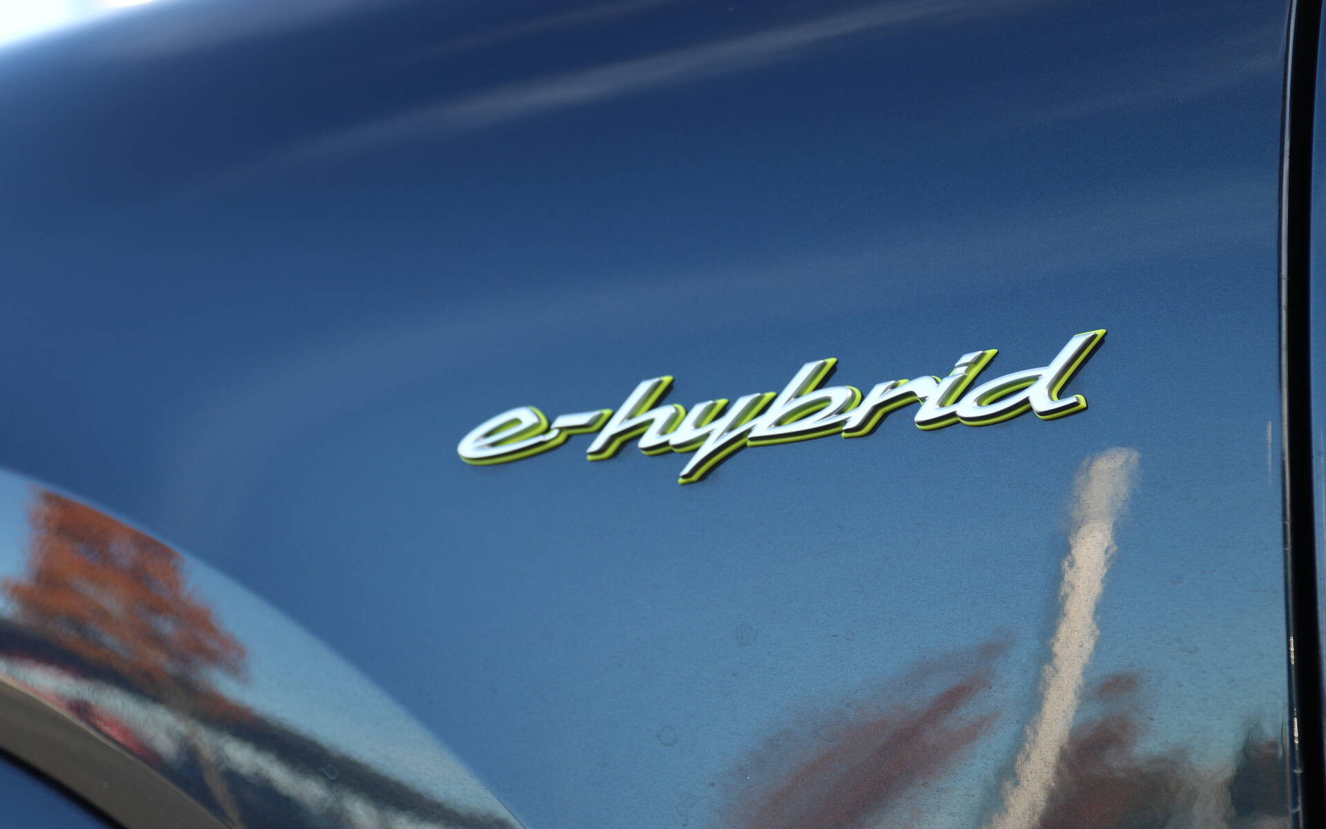 Porsche Cayenne et Cayenne E-Hybrid 2024 : pourquoi payer plus cher ? 596300-porsche-cayenne-et-cayenne-e-hybrid-2024-pourquoi-payer-plus-cher