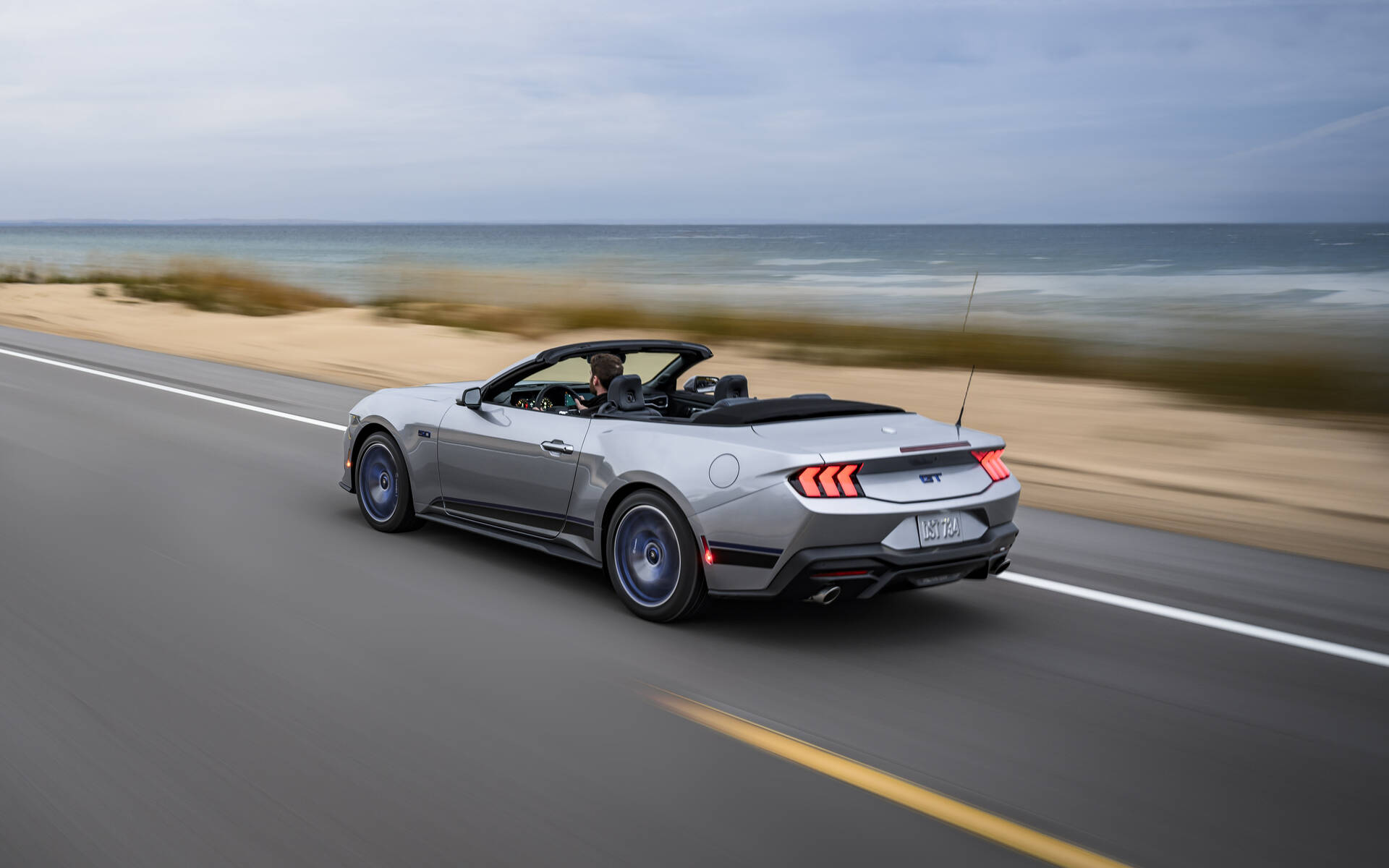 La Ford Mustang GT spécial Californie revient pour tuer la grisaille 596874-la-ford-mustang-gt-special-californie-est-de-retour