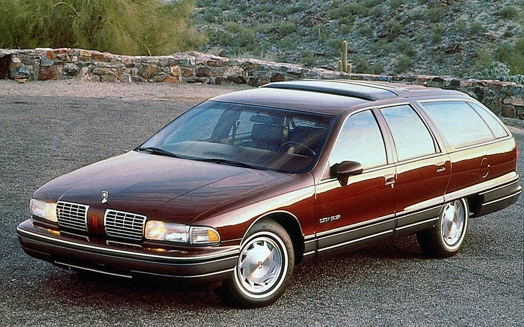 <p>Oldsmobile Custom Cruiser 1991</p>