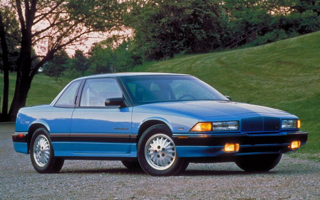 <p>Buick Regal Gran Sport 1992</p>