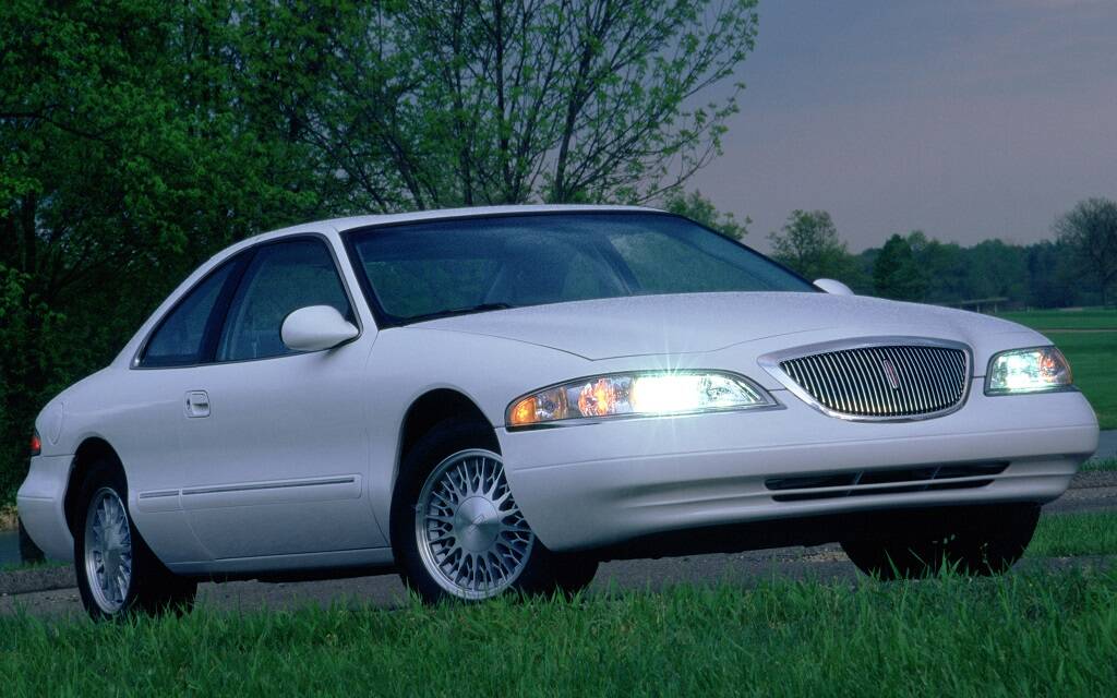<p>Lincoln Mark VIII 1997</p>
