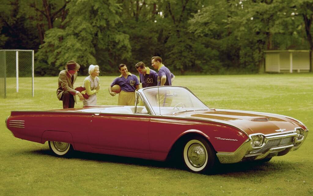 Lincoln Continental 1961-69 : comment elle a sauvé la marque 597141-lincoln-continental-1961-69-comment-elle-a-sauve-la-marque