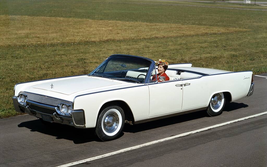 <p>Lincoln Continental 1961</p>