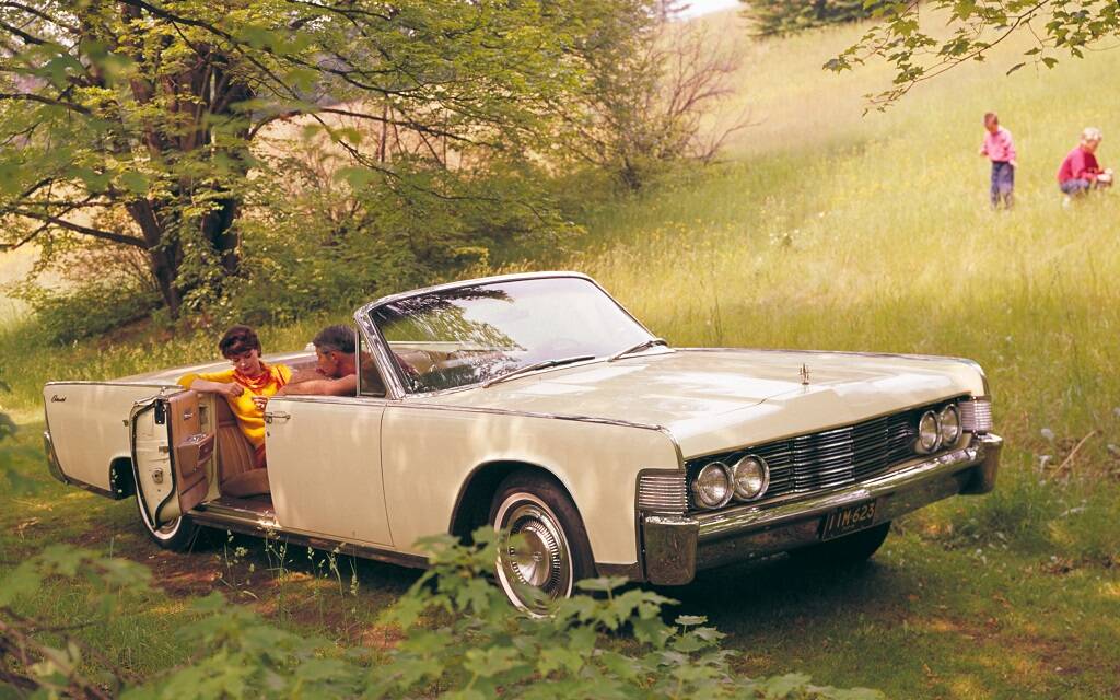 <p>Lincoln Continental 1965</p>