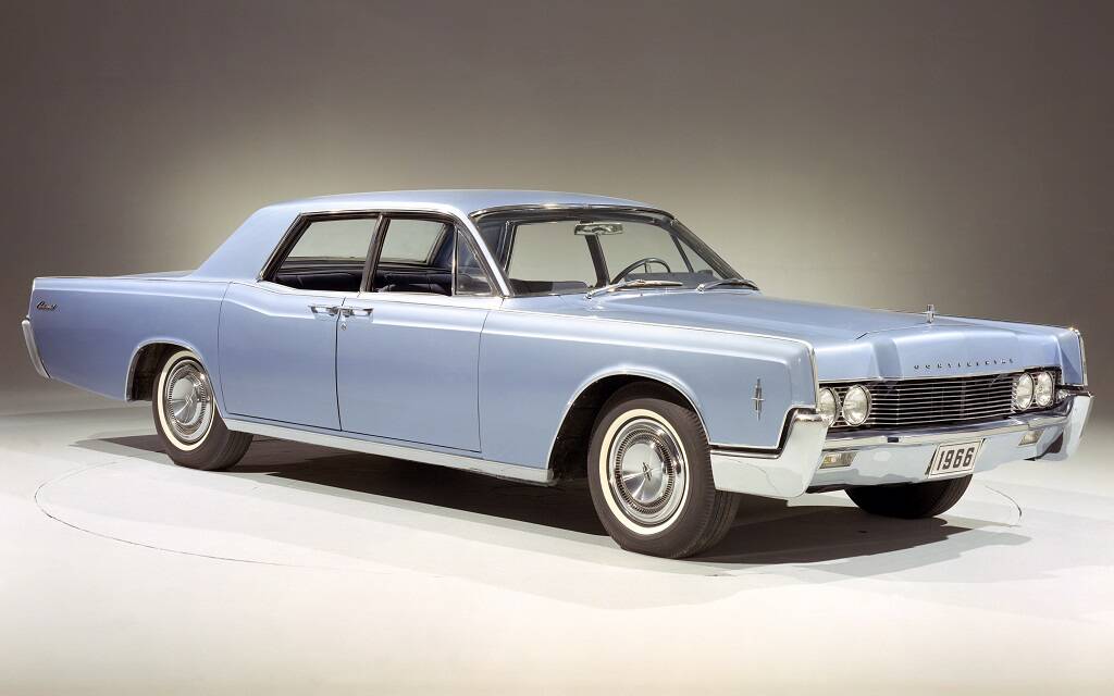 <p>Lincoln Continental 1966</p>