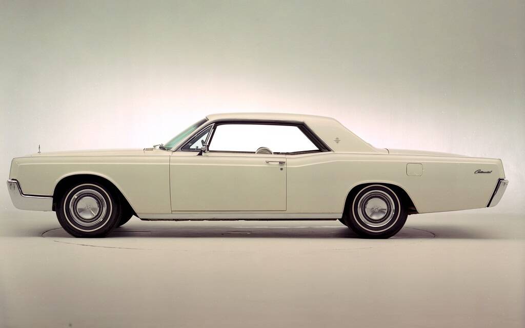 <p>Lincoln Continental 1967</p>