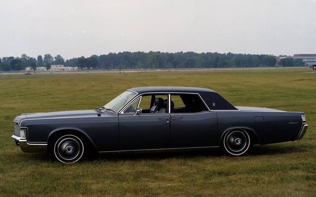 <p>Lincoln Continental 1969</p>