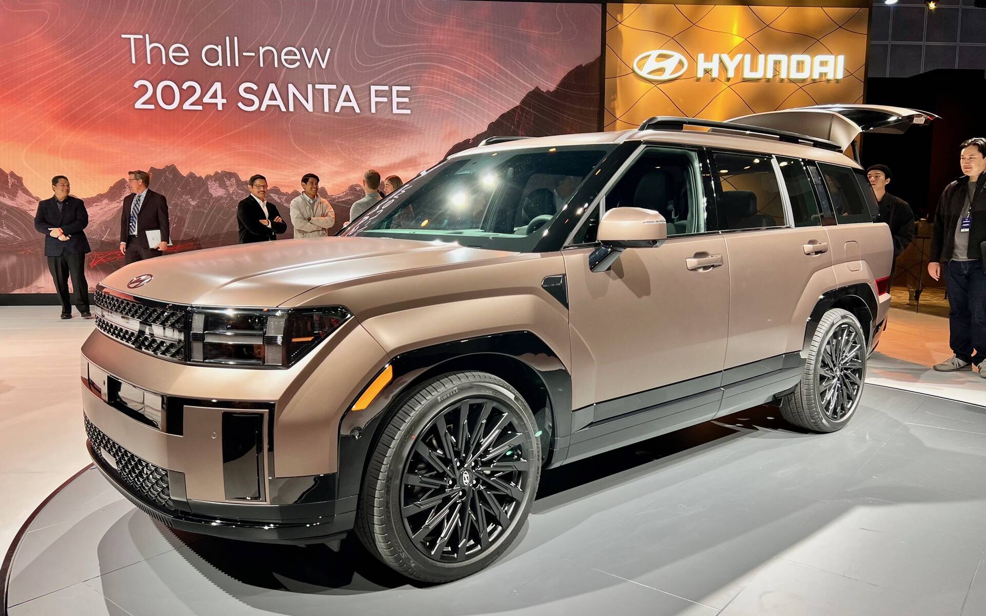 Le Hyundai Santa Fe 2024 présenté au public pour la première fois à Los