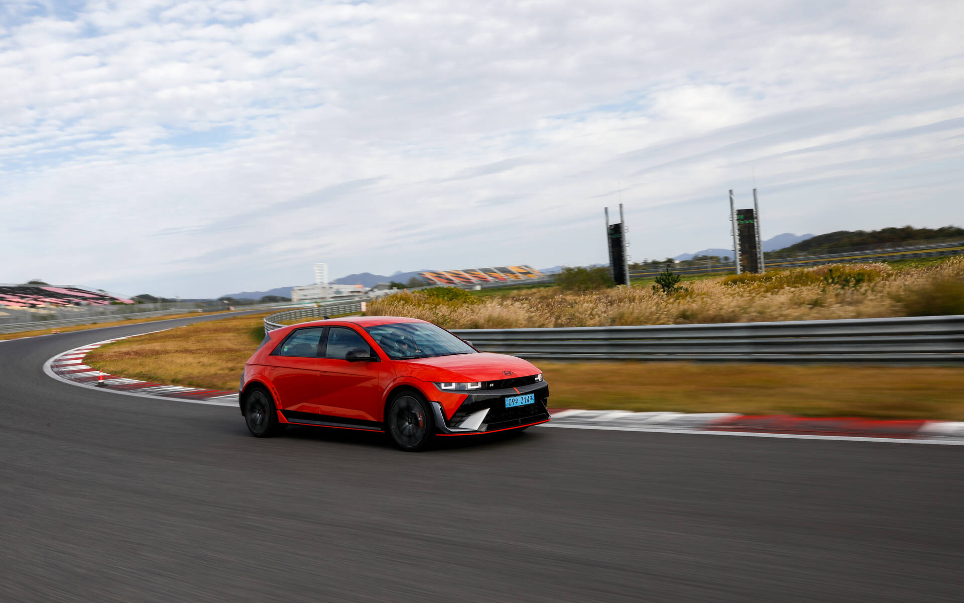 <p>La Hyundai Ioniq 5 N 2024 sur le Korea International Circuit</p>