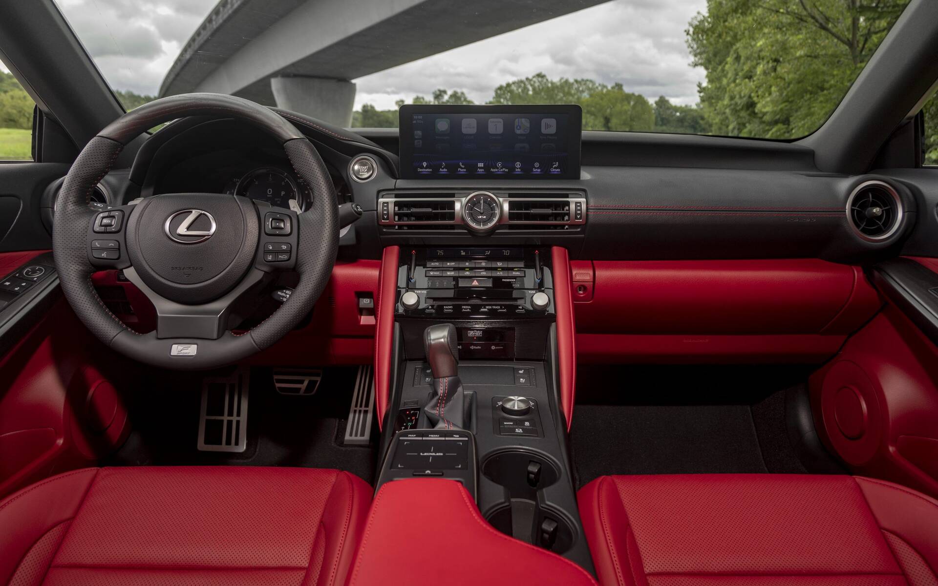 <p>Lexus IS 350 FSPORT 2024</p>