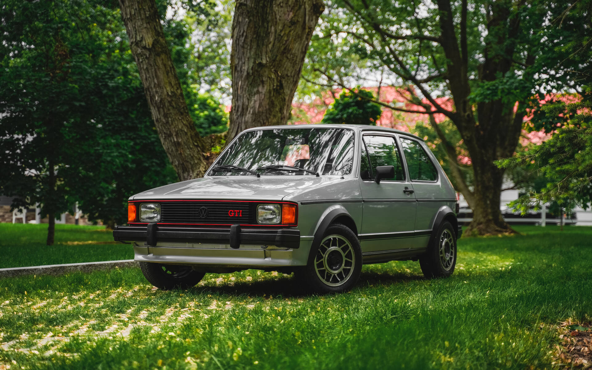 Volkswagen Rabbit 1983 - Golf 2023 : 40 ans de GTI 600357-volkswagen-rabbit-1983-golf-2023-40-ans-de-gti