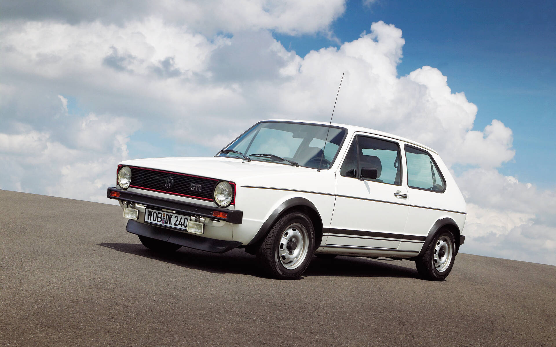 Volkswagen Rabbit 1983 - Golf 2023 : 40 ans de GTI 600368-volkswagen-rabbit-1983-golf-2023-40-ans-de-gti