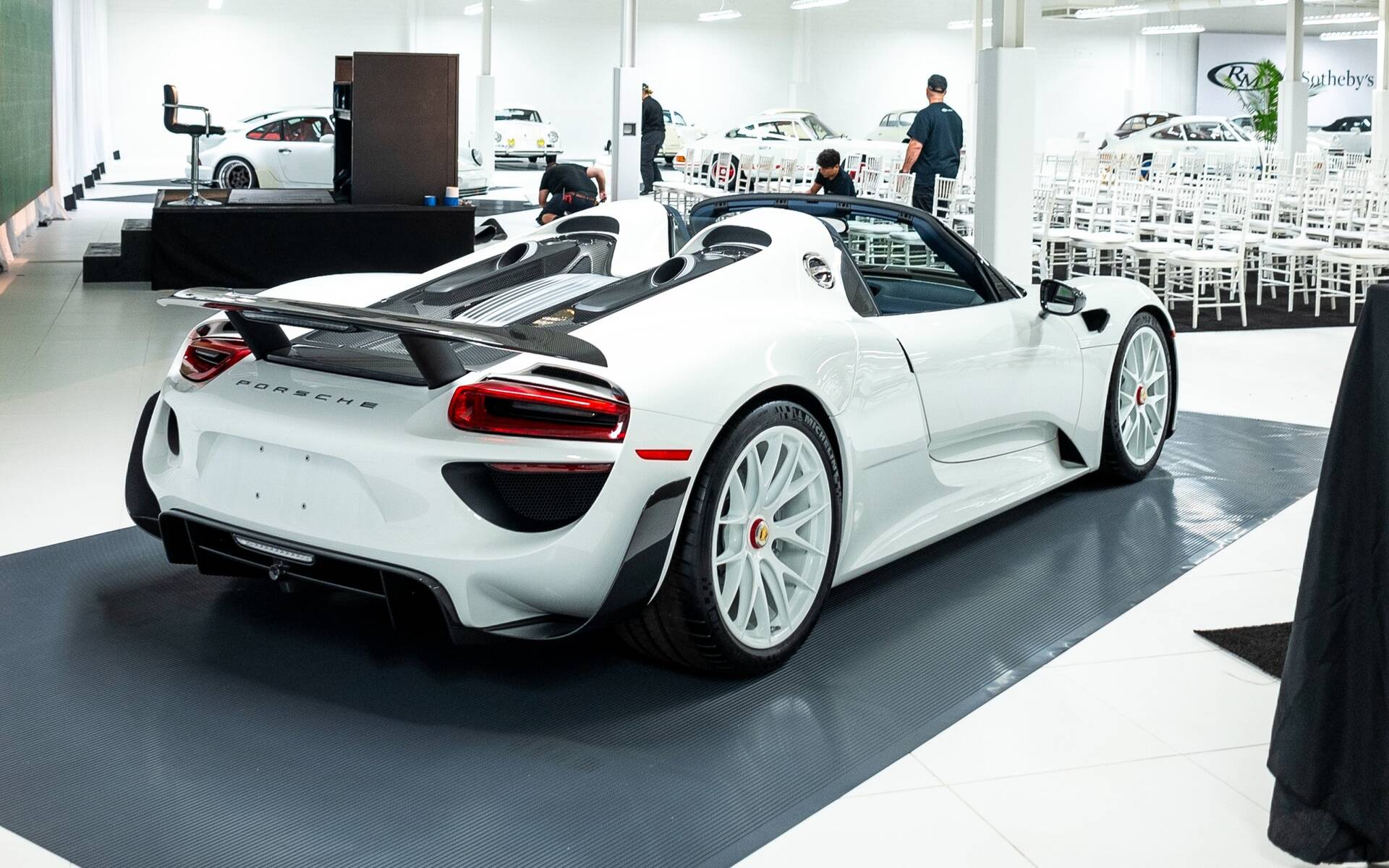 <p>Porsche 918 Spyder Weissach 2015</p>