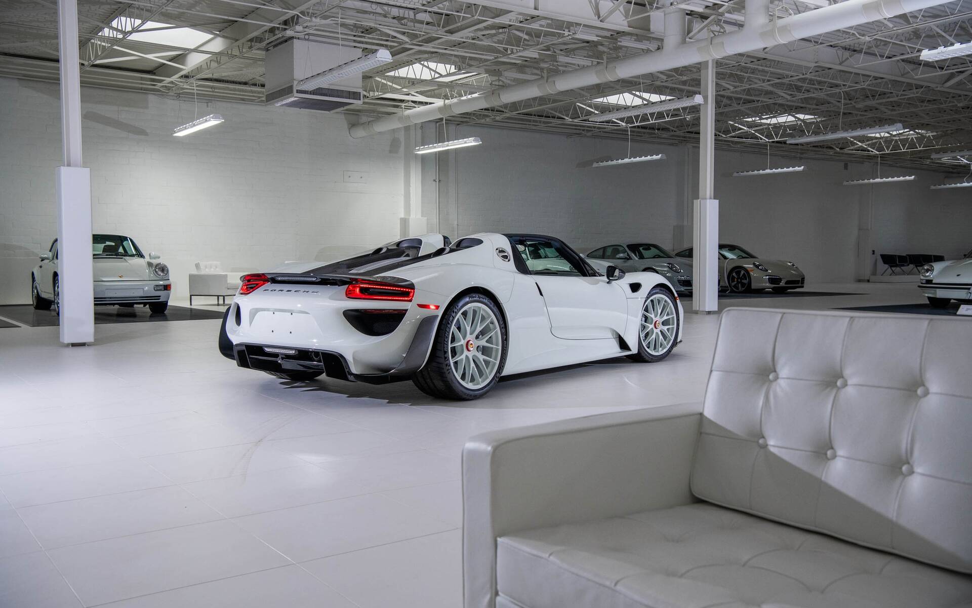 <p>Porsche 918 Spyder Weissach 2015</p>