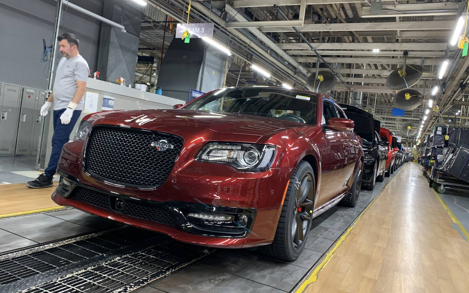 La dernière Chrysler 300C sort de l'usine, quelle est la suite