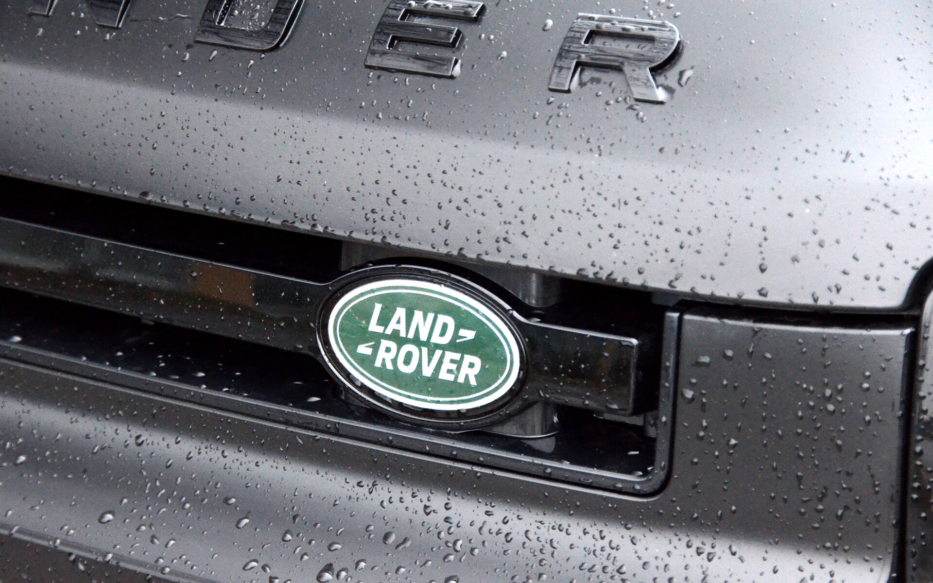 <p>Land Rover Defender 130 P400 SE 2023</p>