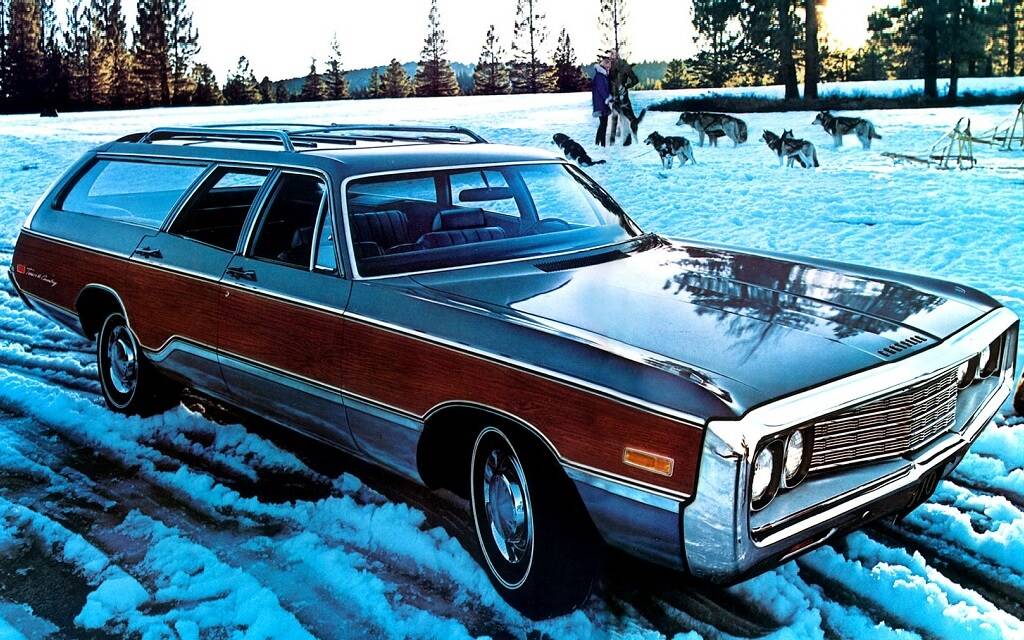 <p>Chrysler Town &amp; Country 1970</p>