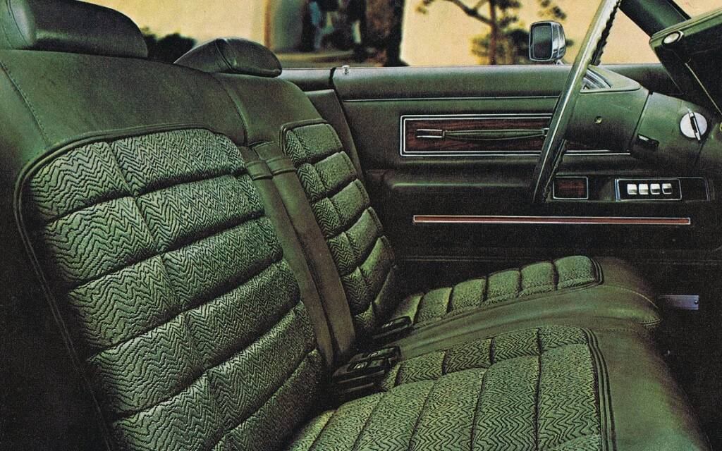 <p>Chrysler New Yorker 1972</p>