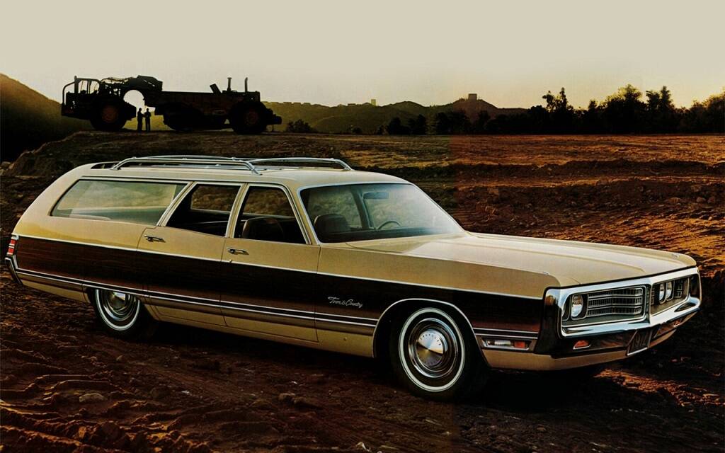 <p>Chrysler Town &amp; Country 1972</p>